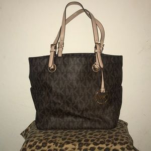 Logo MK purse
